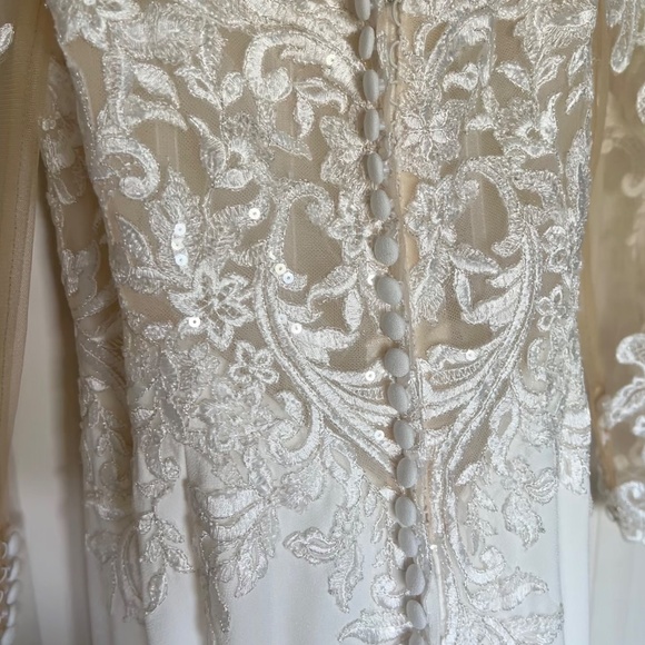 Wedding Dress - Picture 10 of 11